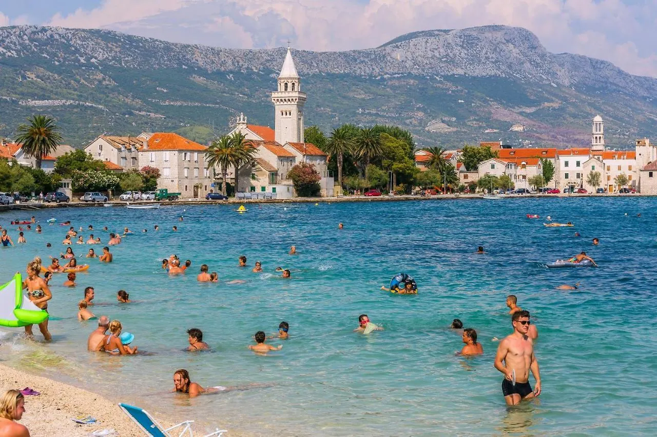 Apartments With A Parking Space Kastel Novi, Kastela - 20690