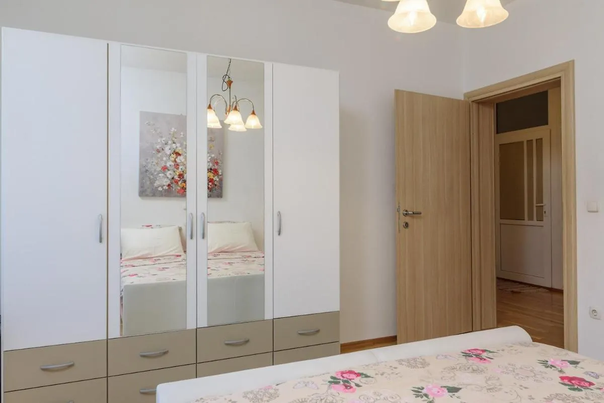 Apartments With A Parking Space Kastel Novi, Kastela - 20690