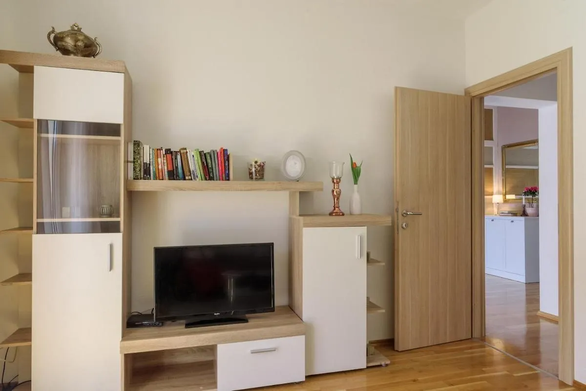 Apartments With A Parking Space Kastel Novi, Kastela - 20690
