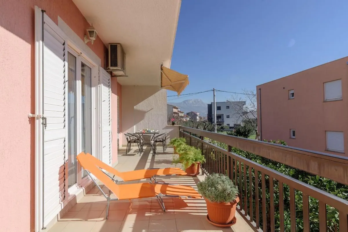 Apartments With A Parking Space Kastel Novi, Kastela - 20690